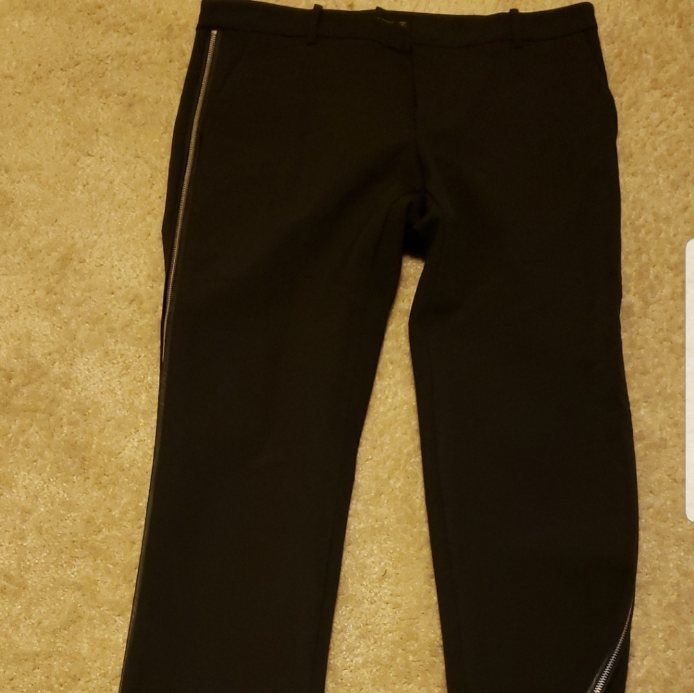 Zara pants with zipper along the sides